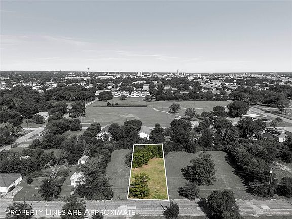 2nd image of 805 Benton Dr
