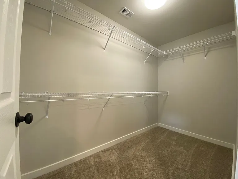 6228 Burbank Crossing Loop — Photo 25