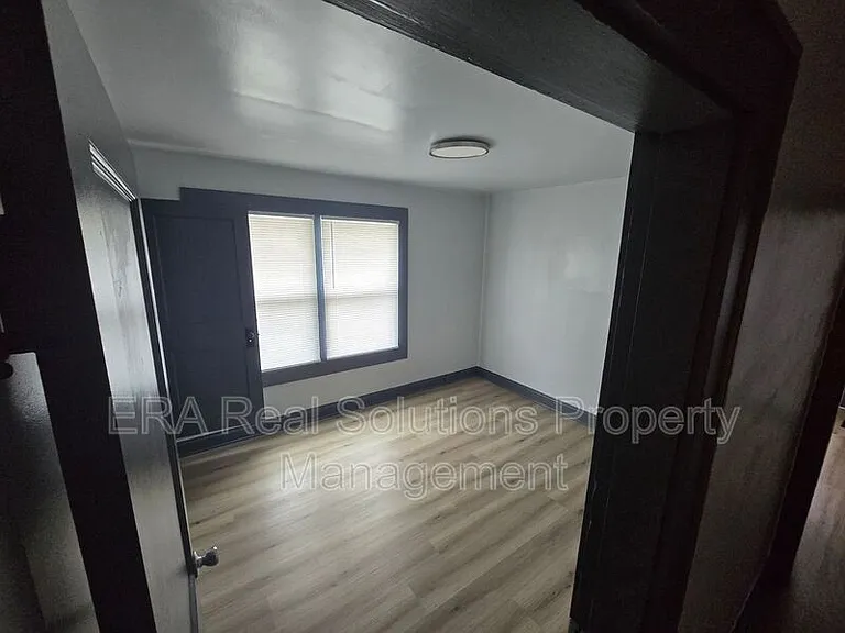 548 S Wayne Ave — Photo 16