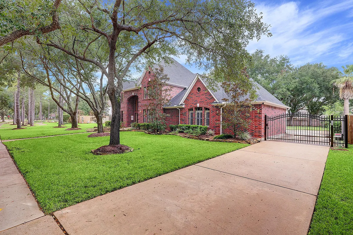 Building Photo - 19210 Foxtree Ln