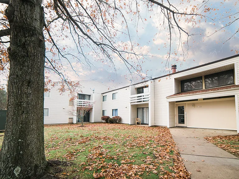 Sylvan Ridge Apartments — Photo 32