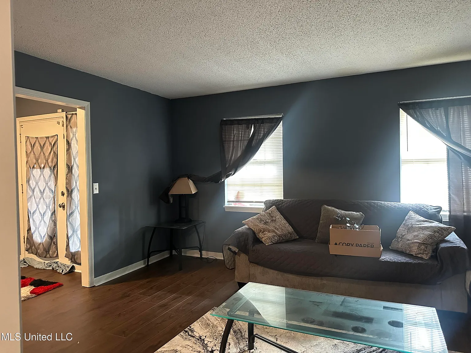 3 bed, 2.0 bath, 1779 sqft, $1,300 — Photo 4