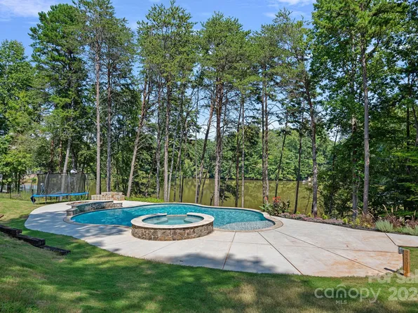 7842 Long Bay Pkwy, Catawba, NC 28609