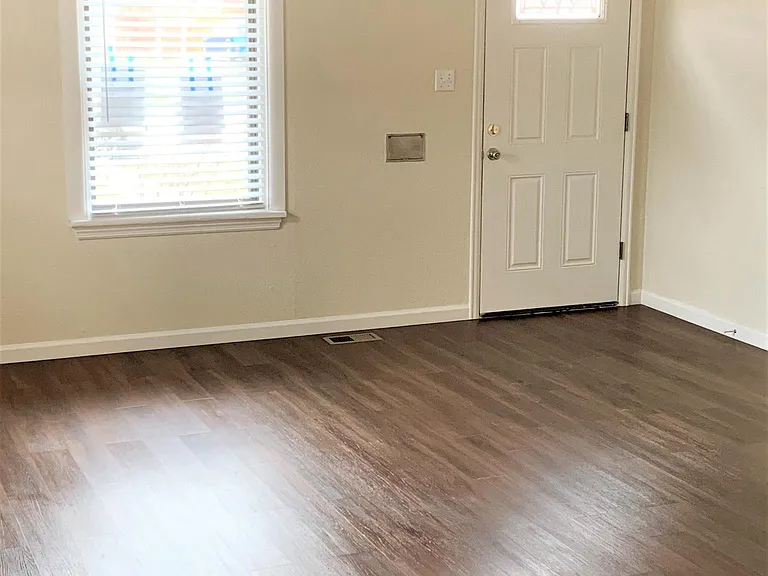 2630 N Olive St — Photo 7