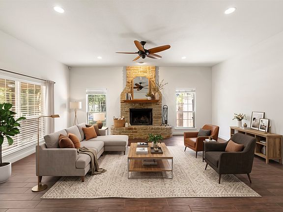 5th image of 512 Post Oak Dr