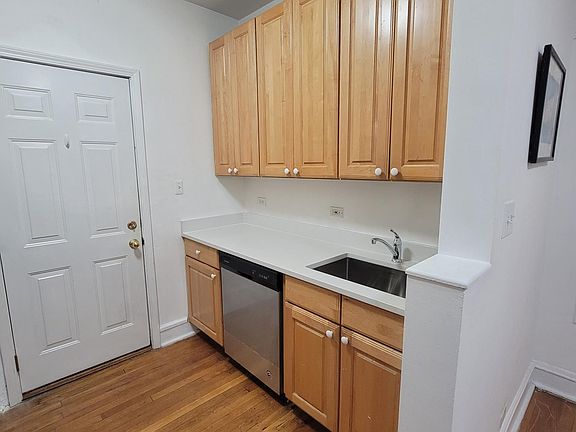 3rd image of 679 W Wrightwood Ave APT 2S