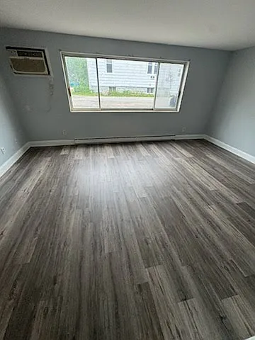 2 bed, $1,200 — Photo 2