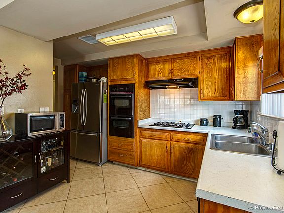 5th image of 414 Royal Cir