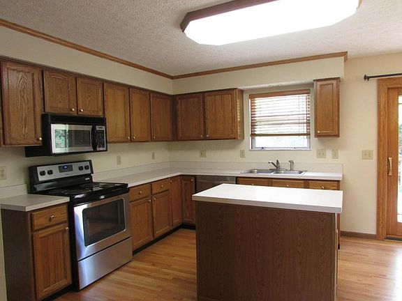 4th image of 5491 Hyde Park Dr