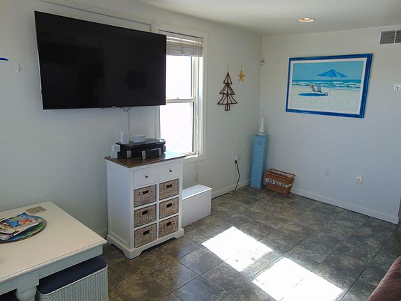 5th image of 714 Asbury Ave #C