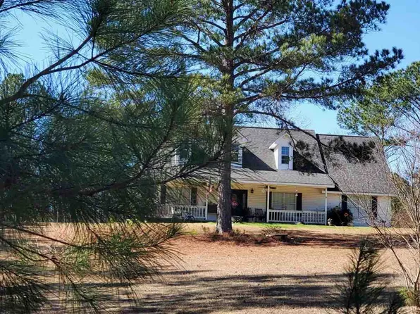 320 Walker Dr, Jacksons Gap, AL 36861