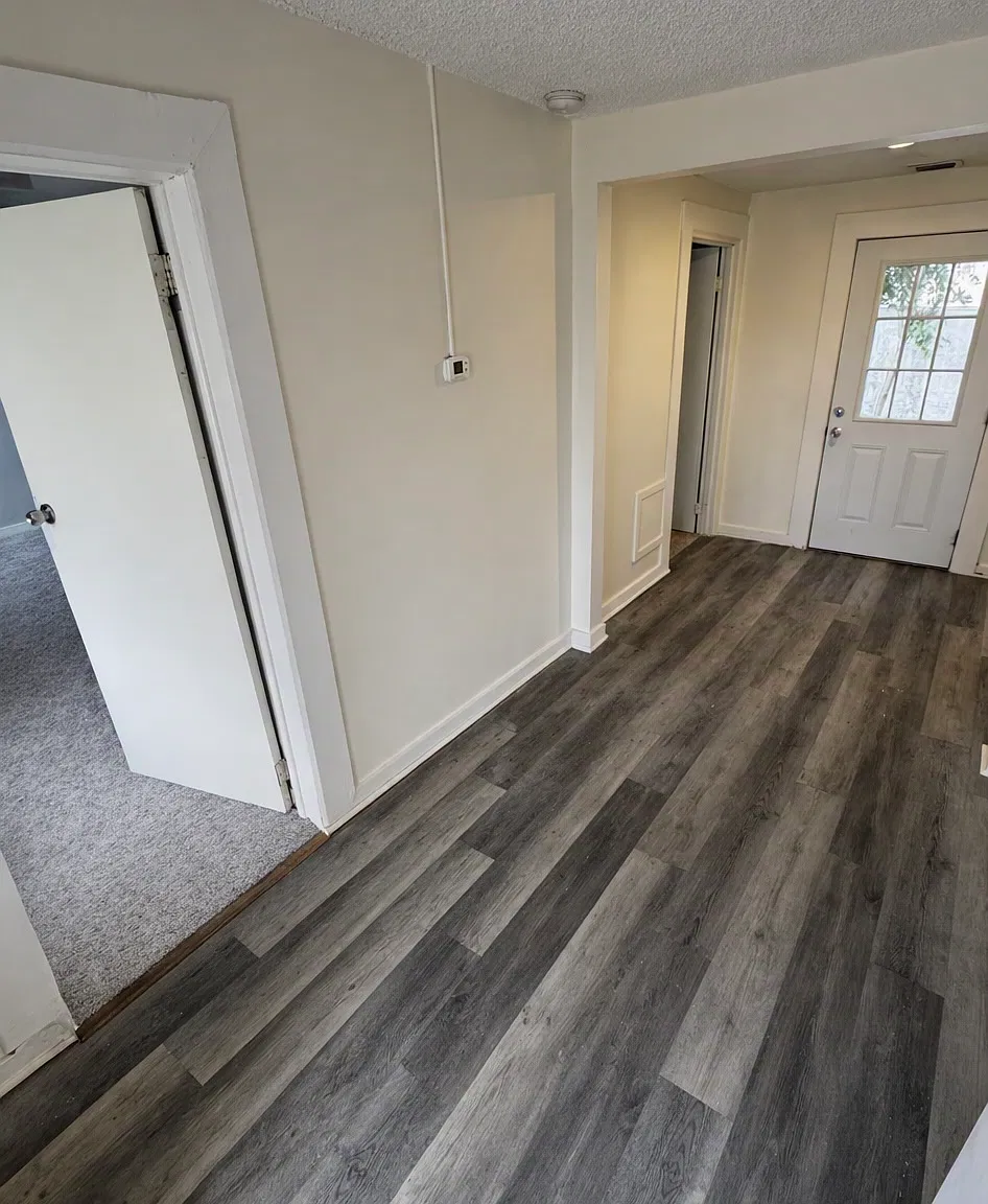 2 bed, 1000 sqft, $1,550 — Photo 3