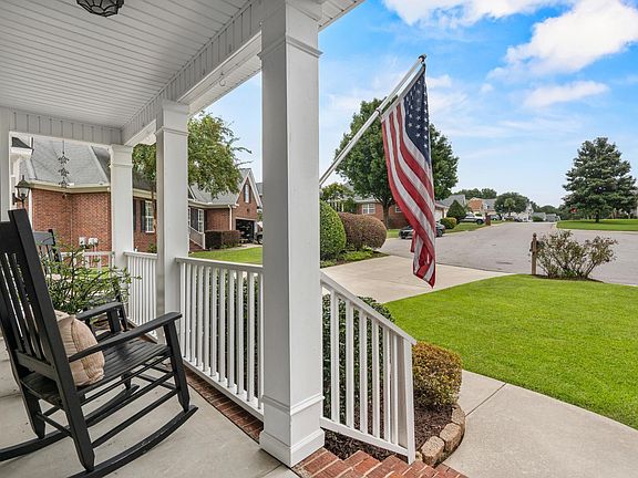 3rd image of 108 Caprice Ct