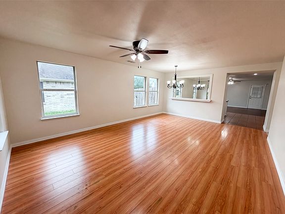 3rd image of 111 Forest Park Ln