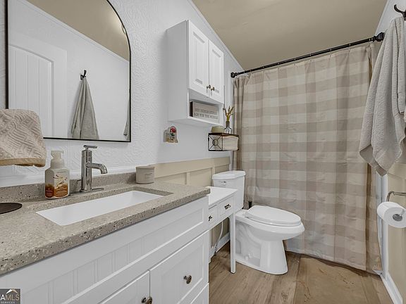 3rd image of 3656 Candler Rd