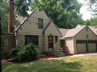 5330 Aberdeen Rd, Fairway, KS 66205