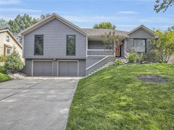 1109 SE 7th St, Lees Summit, MO 64063