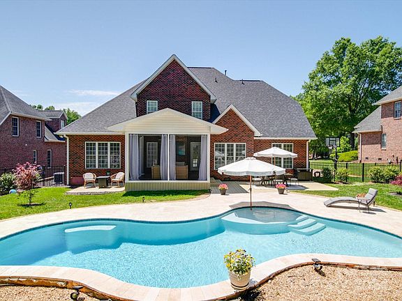 3rd image of 3764 Tea Olive Dr