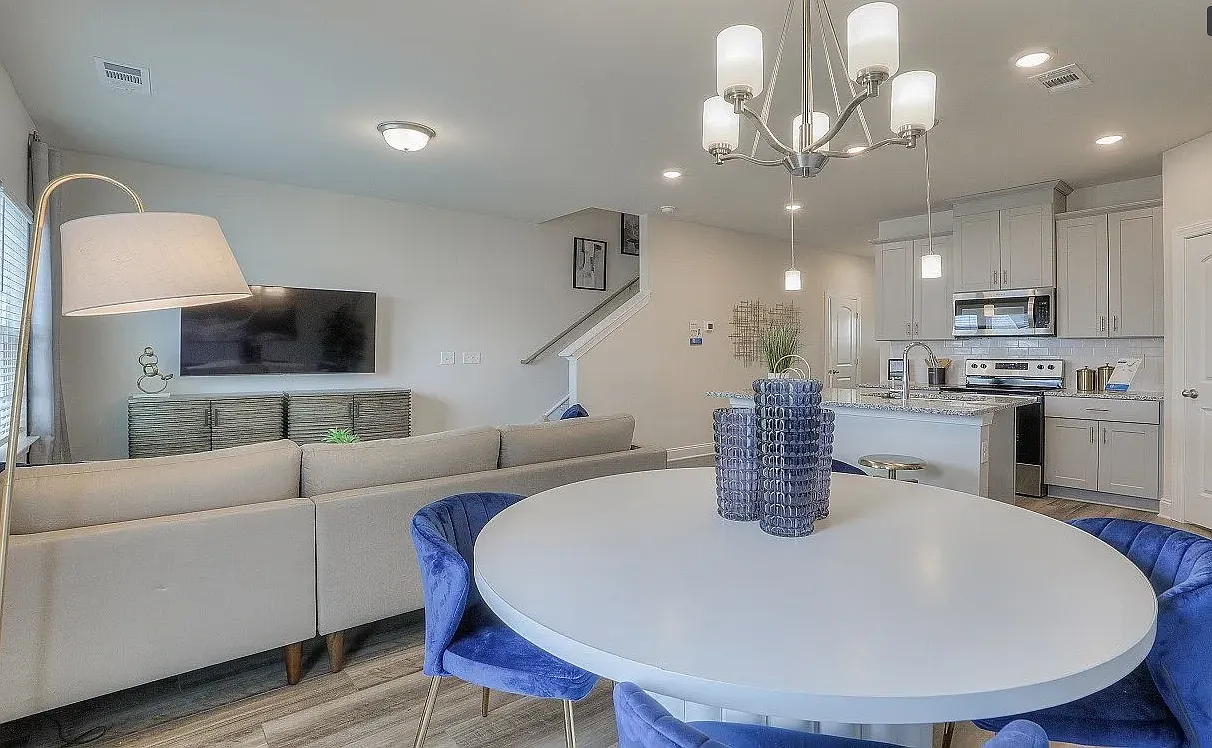 3 bed, 1400 sqft, $2,350 — Photo 4