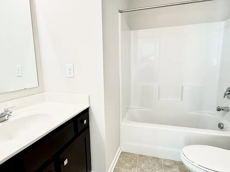 1135 Overlake Dr — Photo 1