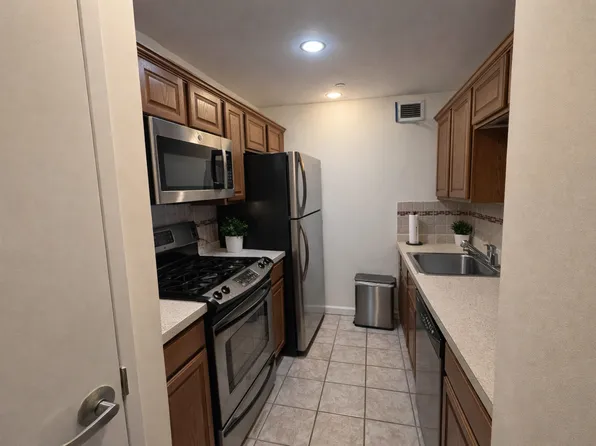 221 Beach 80th St APT 7E, Rockaway Beach, NY 11693