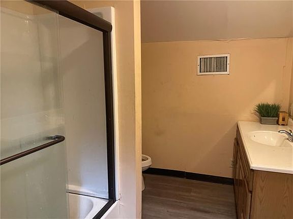 5th image of 8009 Downman Rd