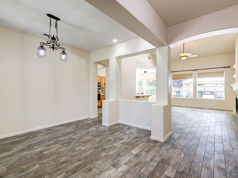 2418 Warner Ave — Photo 4