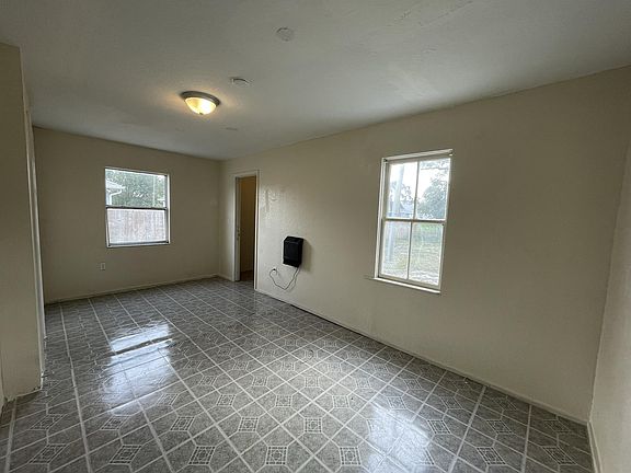 4th image of 109 Washington Ave