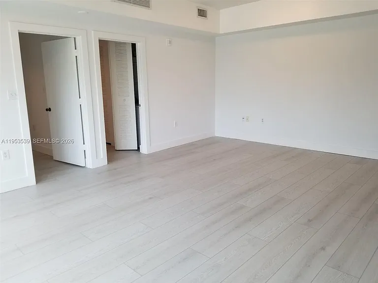 6580 Indian Creek Dr #201 — Photo 8