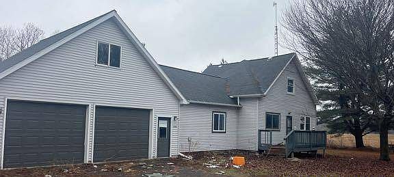 3rd image of 1742 N Custer Rd