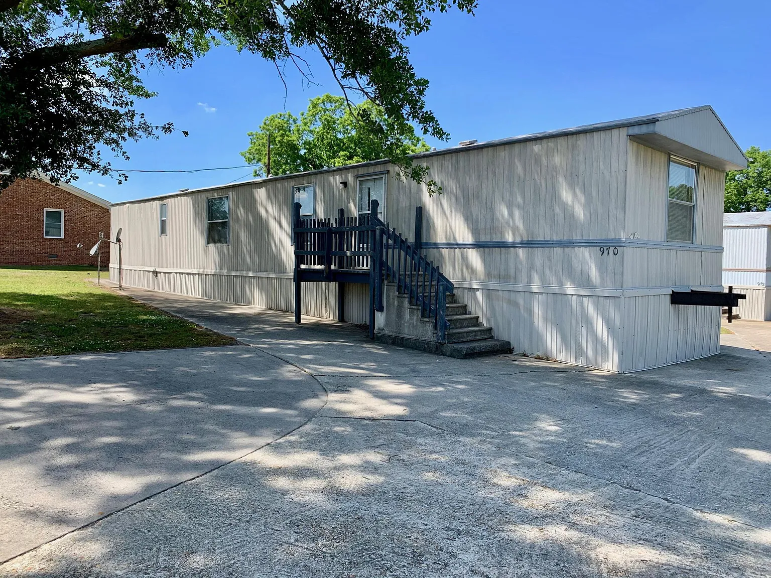 2 bed, $995 — Photo 1