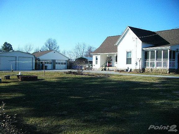 906 BENTON AVENUE in JOHNSTON CITY!