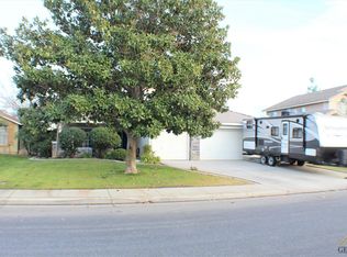4706 Triple Crown Dr, Bakersfield, CA 93312