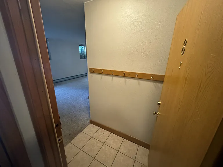 1547 Wynne Ave #8 — Photo 10