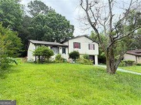 6692 Cambridge Dr, Rex, GA 30273