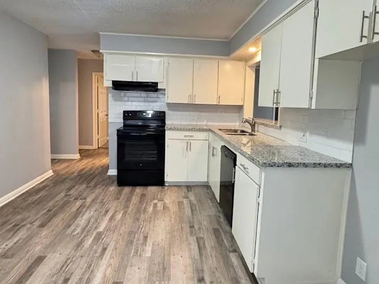 2203 Westway St — Photo 4