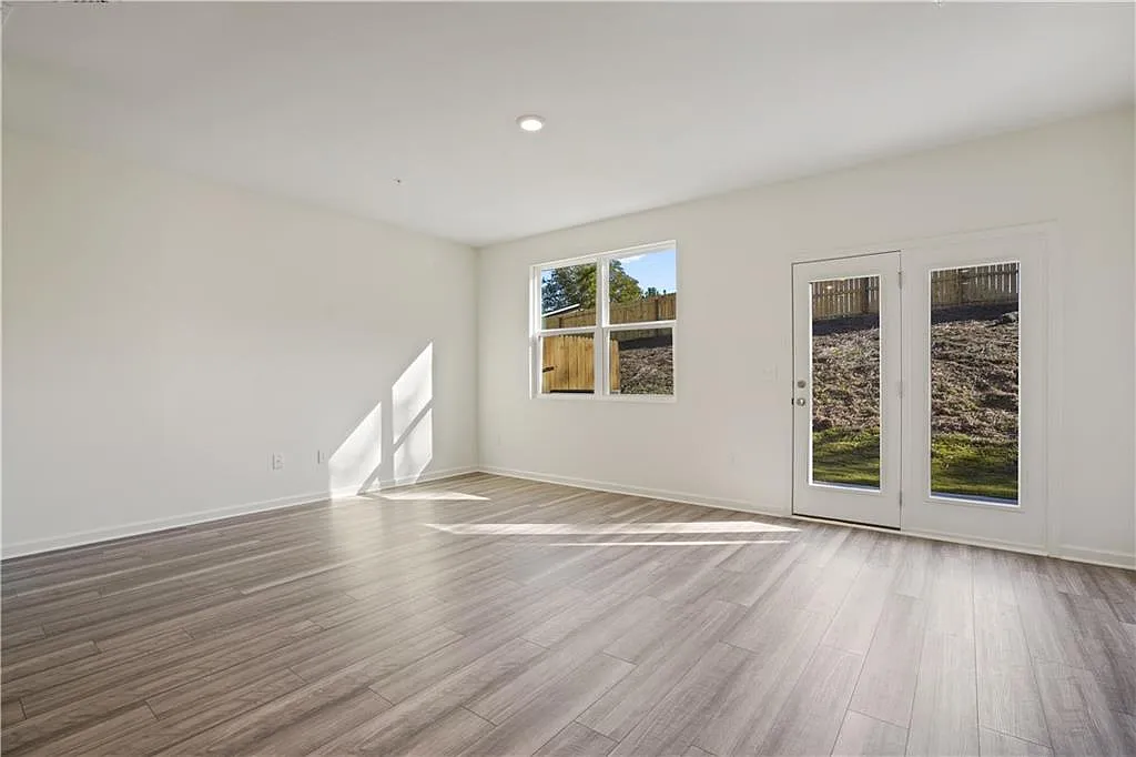 3 bed, 2.5 bath, 1672 sqft, $2,300 — Photo 4