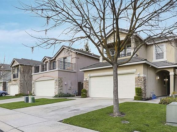 3rd image of 3073 English Oak Cir