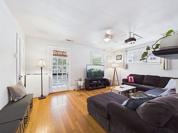 5th image of 3320 W Grace St #A