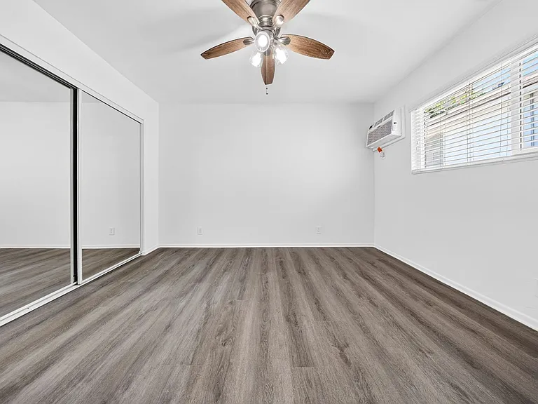 15114 Dickens St. — Photo 17