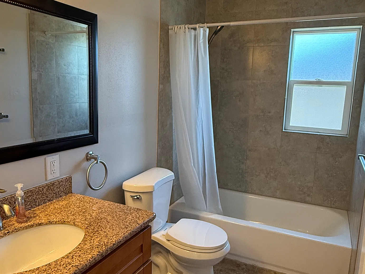 2 bed, 960 sqft, $2,500 — Photo 1