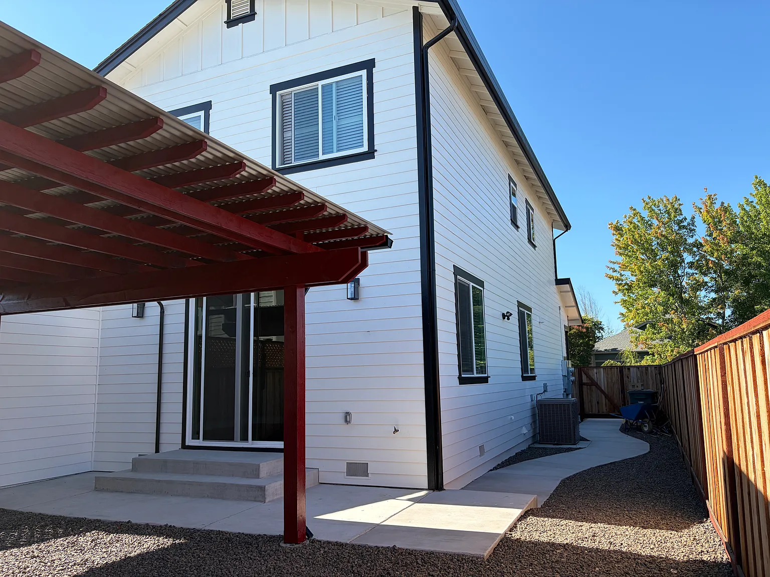 4 bed, 1850 sqft, $4,000 — Photo 3