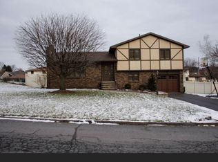 223 Riverside Dr #L-20, Eynon, PA 18403
