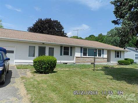 35 Sunset Drive exterior front
