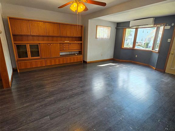 4th image of 133-30 115th Street