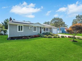 35 Fulton St, Brentwood, NY 11717