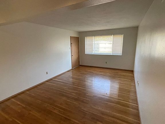 4th image of 10235 Chaucer Ave APT 1