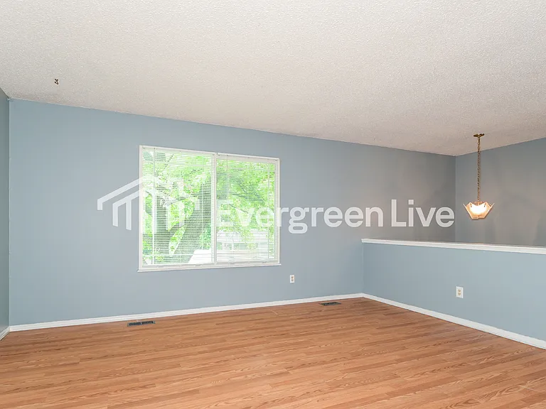 1333 Nutmeg Dr — Photo 10