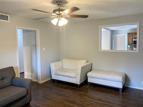 3rd image of 2608 Mount View Dr