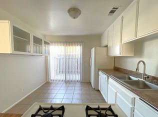 18969 Allegheny Rd APT D, Apple Valley, CA 92307